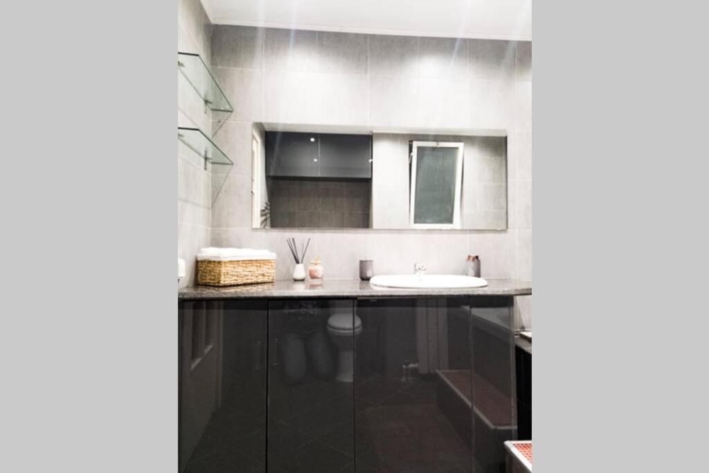 Appartement 1, Kotzia Str. & Poseidonos Avenue, Alimos à Athènes Extérieur photo